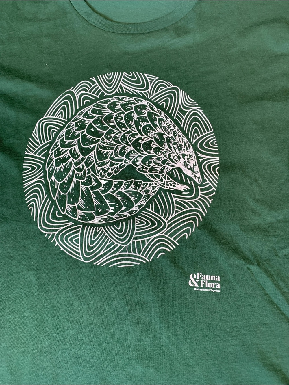 Men's Forest Green Graphic Tee with Circular Pangolin Print Size XXL - Picture 2 of 8
